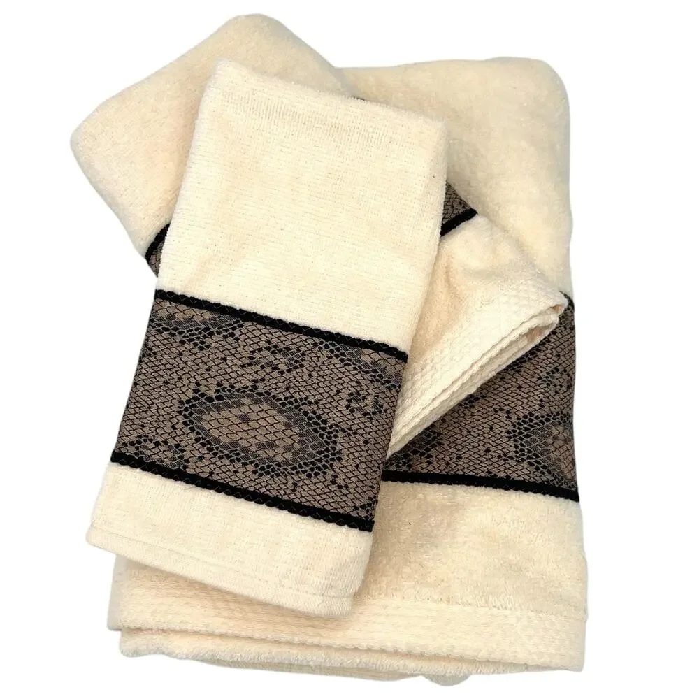 NWOT Vintage Abouchar animal print border 3 towels set. Bath hand and wash rug